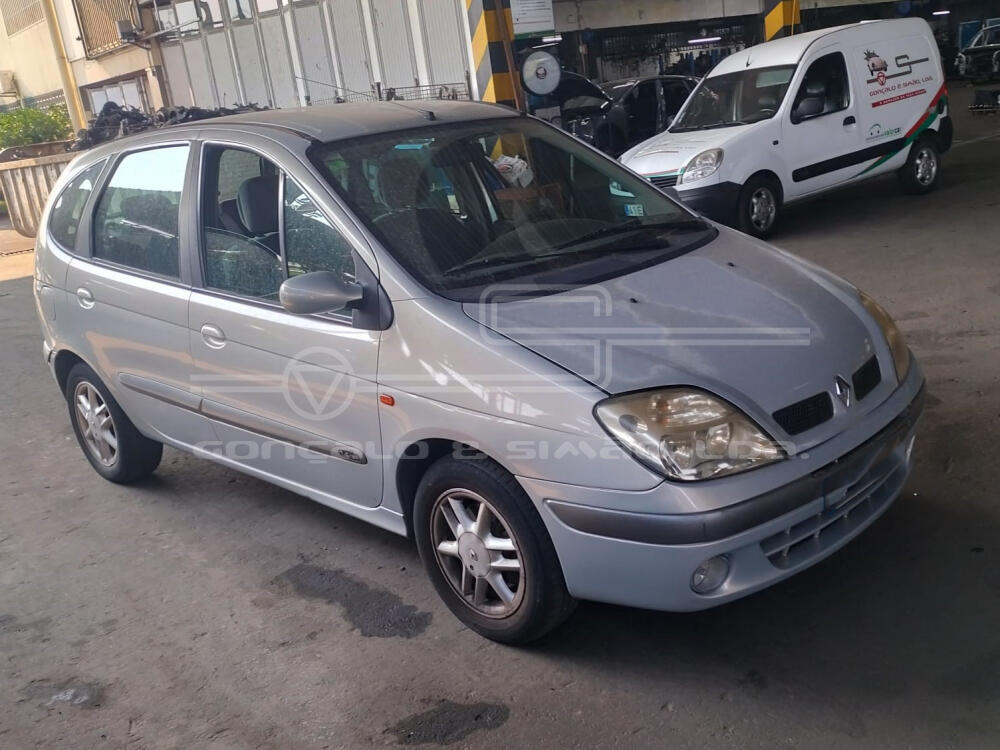 RENAULT SCÉNIC